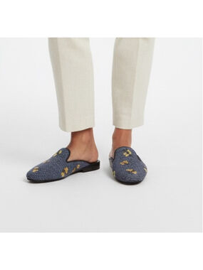 Vintage The Larkspur Collection Needlepoint Bee Tapestry Mules Flats Size M